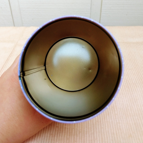 Vintage 1992 Lifesavers Christmas tin for storage - Picture 4 of 7